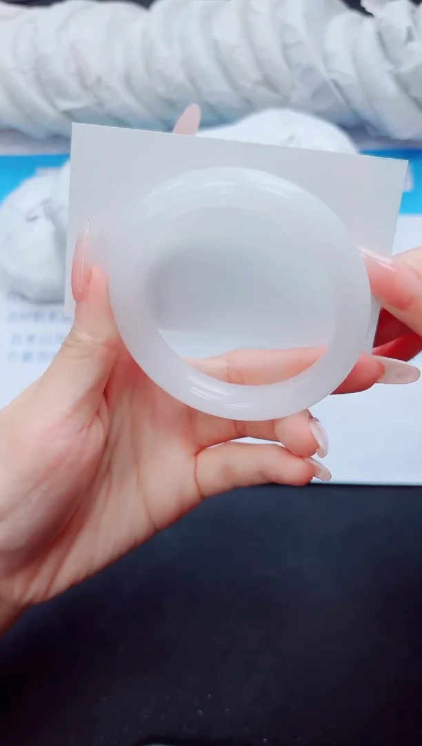 石英质玉手镯未镶嵌36/59.3