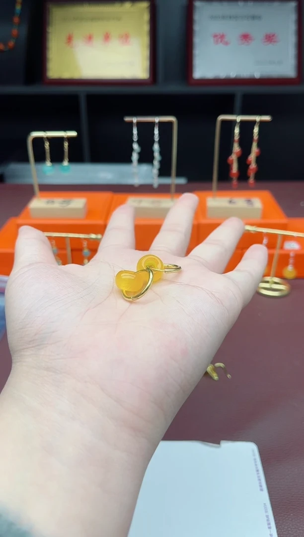 未镶嵌耳饰玛瑙/玉髓536