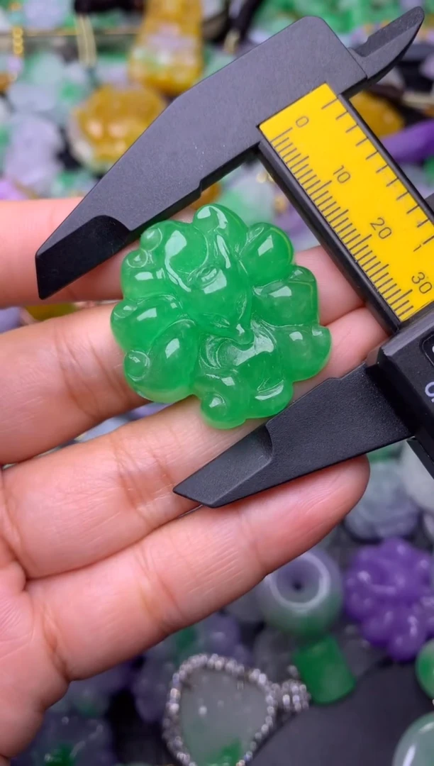 颈饰未镶嵌翡翠缅甸翡翠吊坠