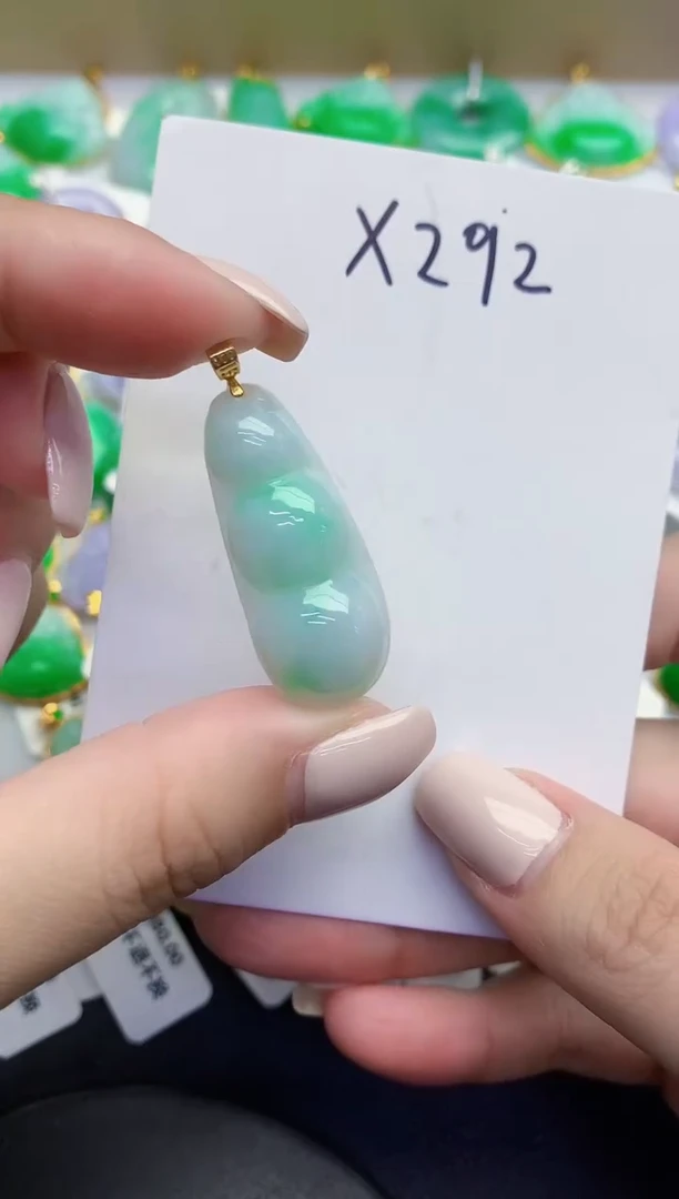 颈饰未镶嵌翡翠缅甸天然翡翠A货