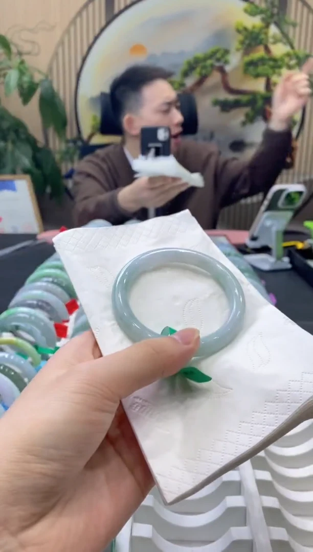 【闪购商品】翡翠手镯未镶嵌0000014273