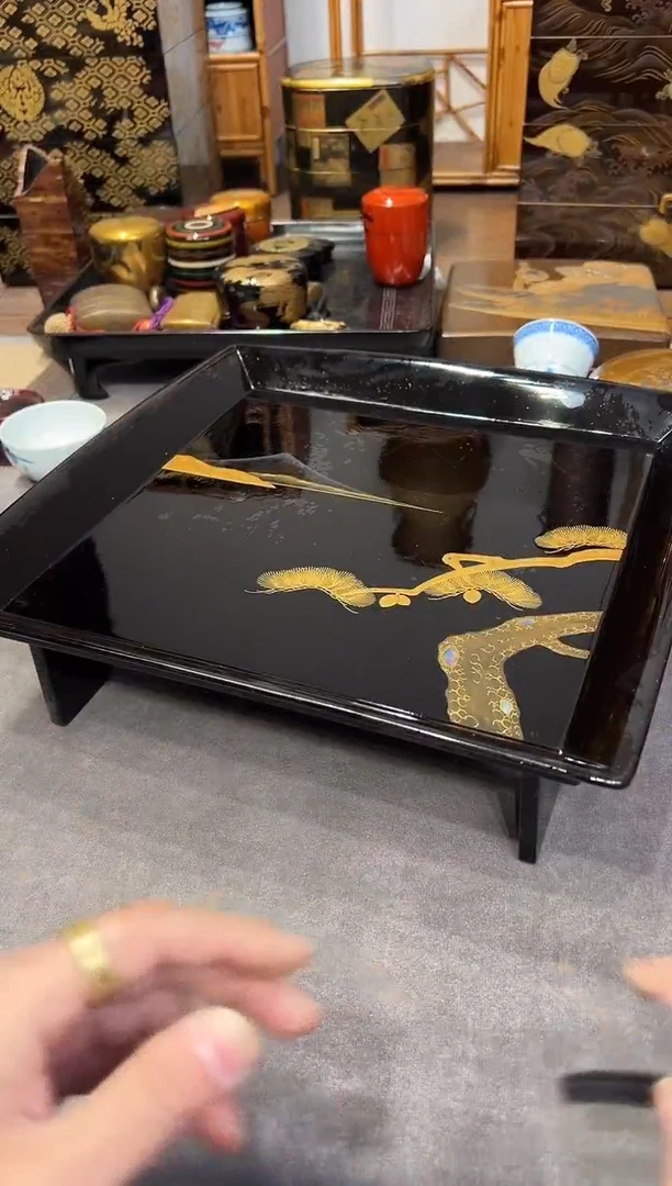 高肉金莳绘嵌螺钿 茶台