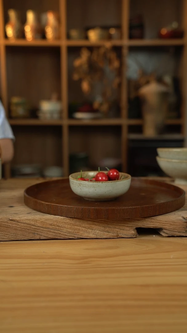 奶奶系列的大号蘸料碟1个