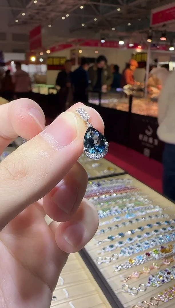 颈饰银S925镶嵌托帕石10*8mm伦敦蓝吊坠