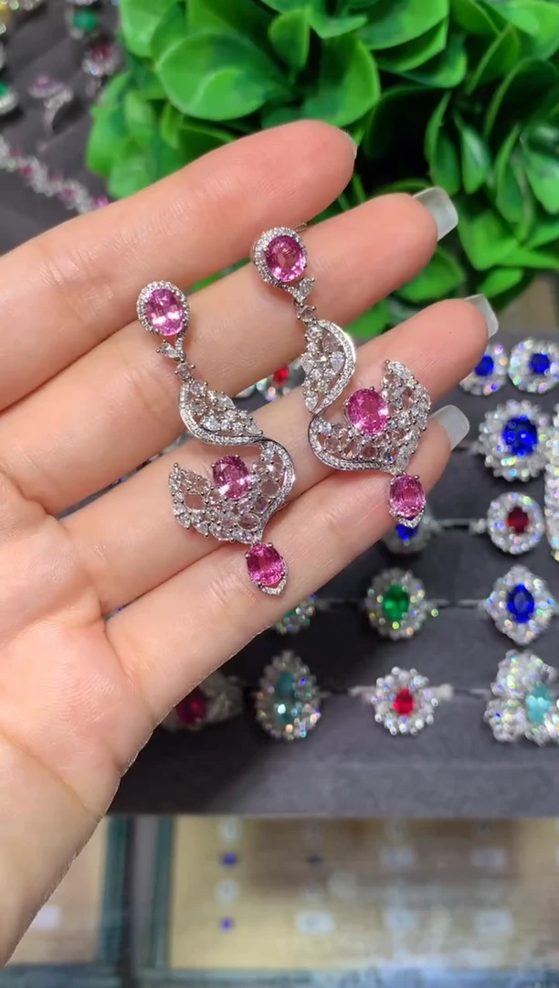 耳饰蓝宝石18K金镶嵌4.92ct