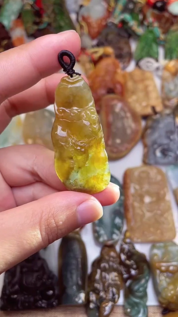 颈饰未镶嵌翡翠1