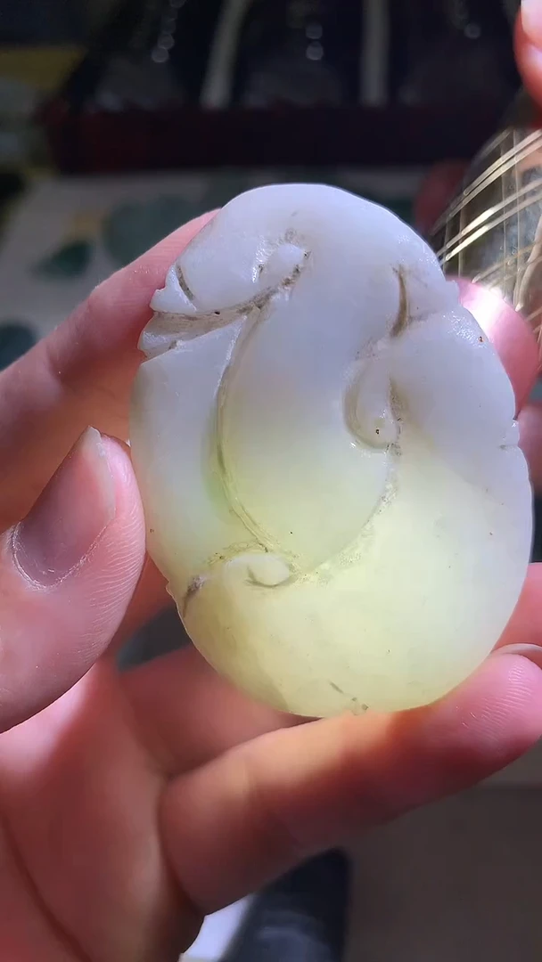 翡翠挂件未镶嵌爱**错牌子