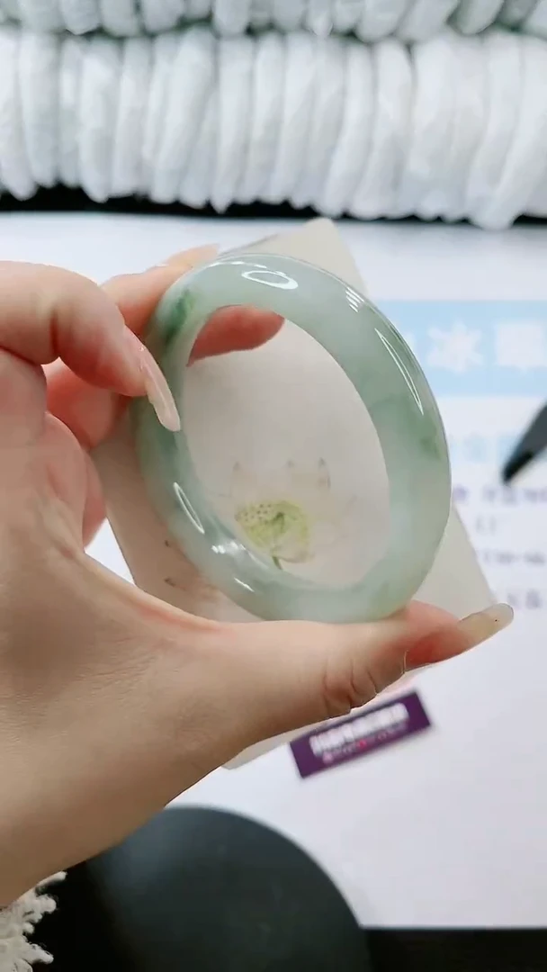 【闪购商品】石英质玉手镯未镶嵌多样性发货F230