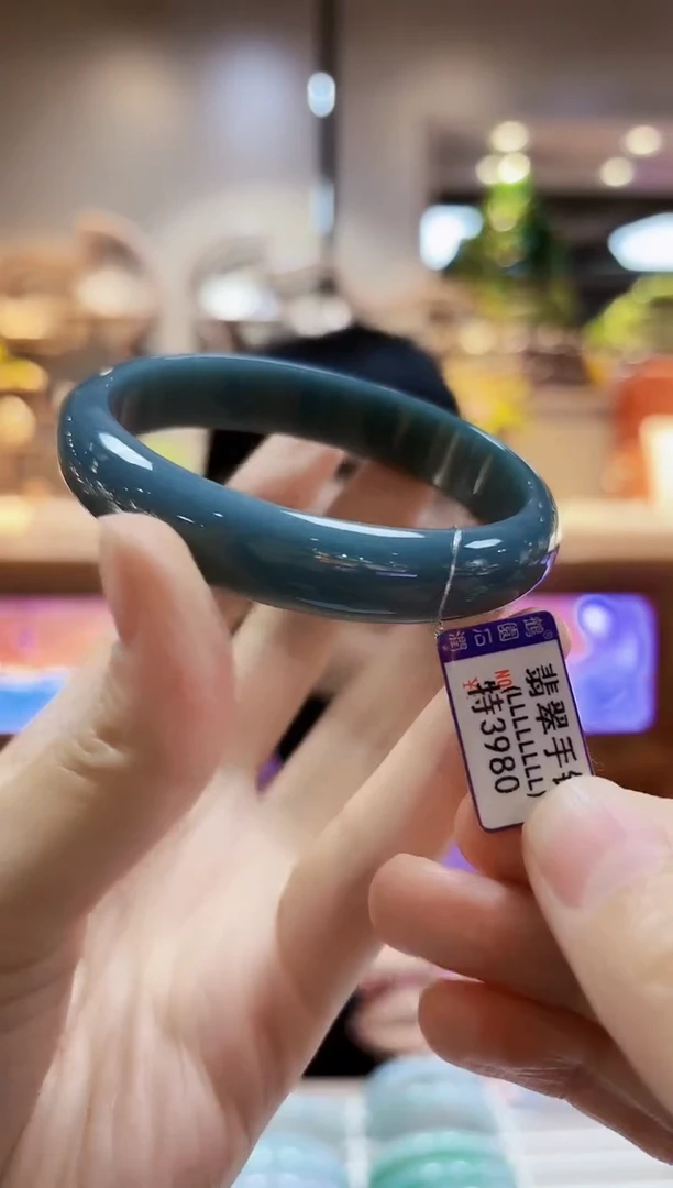 颈饰未镶嵌翡翠手镯62.4