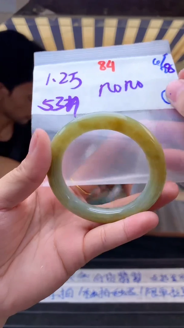 定制翡翠未镶嵌n***o84毛货需精细抛光拍一发一