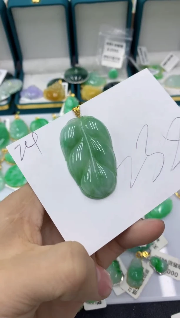 【闪购商品】翡翠颈饰18K金镶嵌1111111111