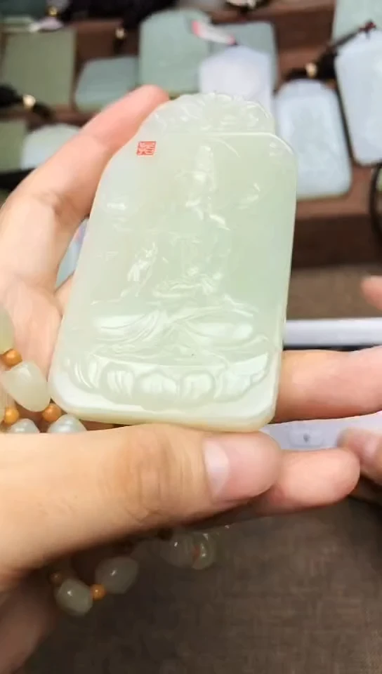 和田玉未镶嵌颈饰1