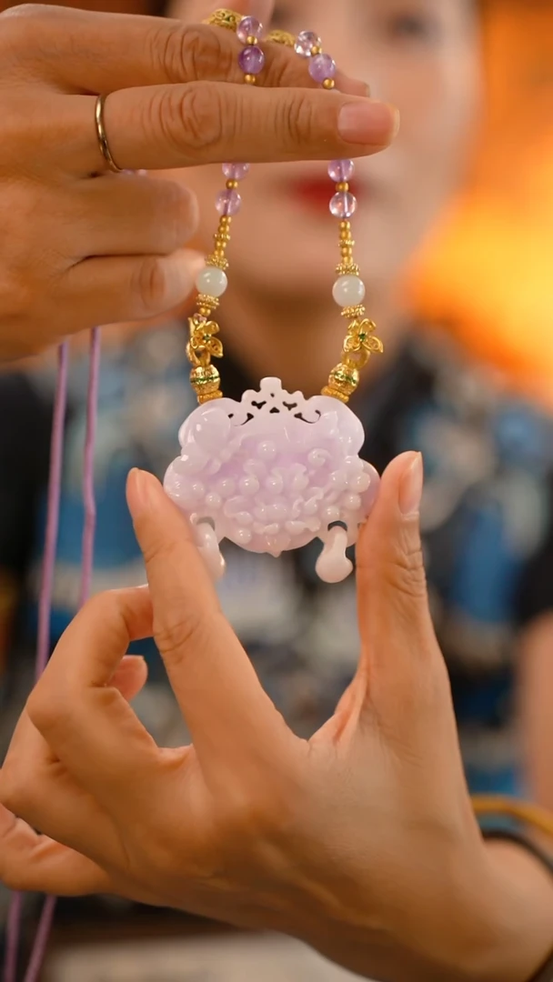 翡翠未镶嵌颈饰24小时内发货质保A货
