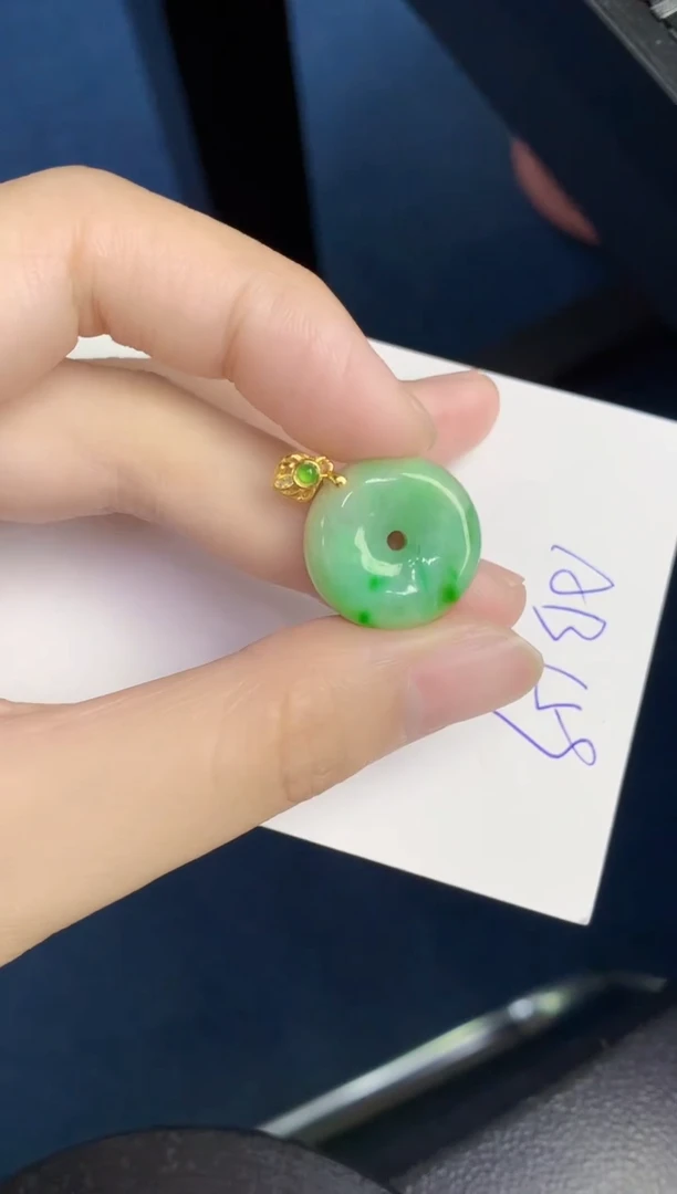 翡翠未镶嵌颈饰天然翡翠緬甸A貨