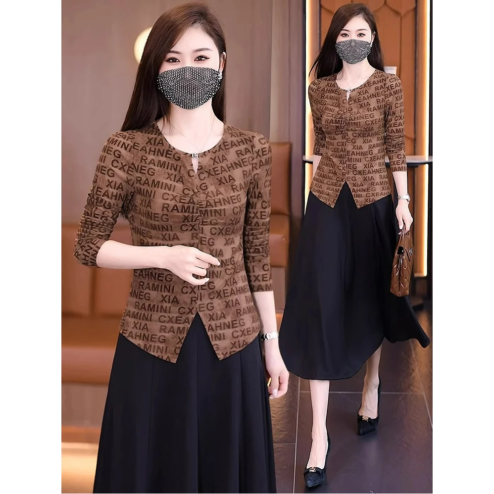 时尚修身显瘦不规则T恤打底衫女春新款洋气字母印花减龄开叉上衣