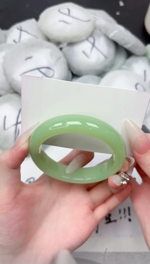 未镶嵌手镯石英质玉266-56.1