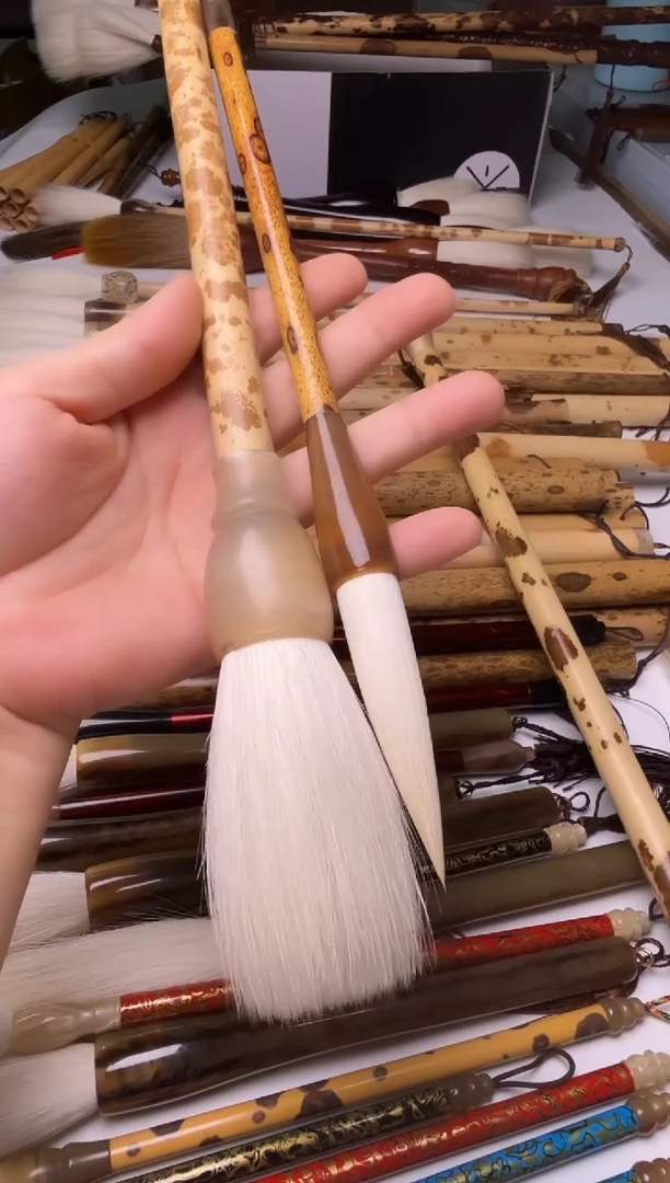 纯羊毫加兼毫各一支