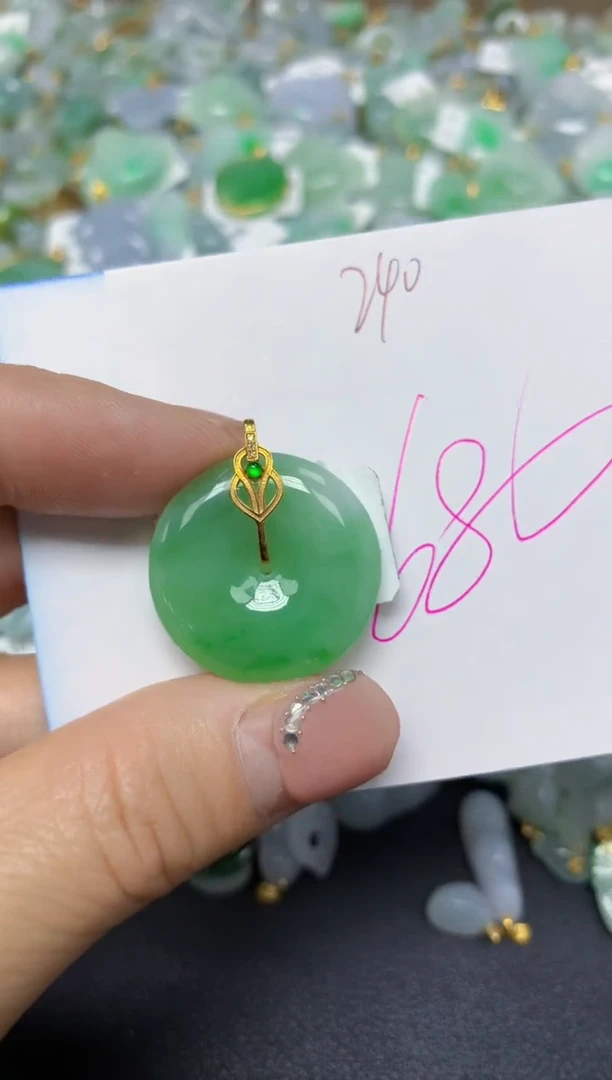 【闪购商品】翡翠挂件18K金镶嵌 天然翡翠A货