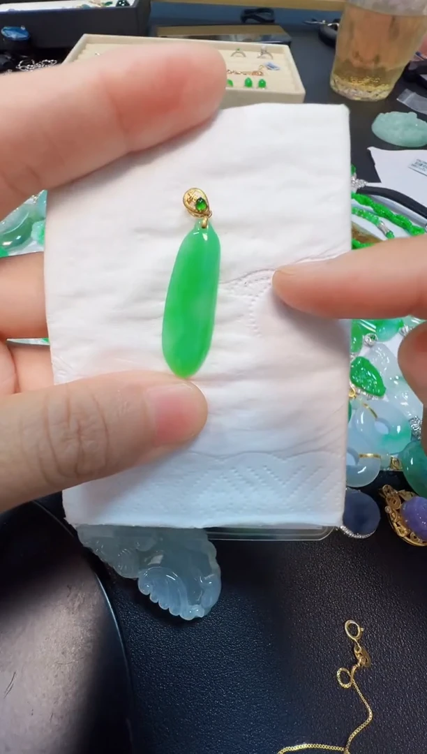 吊坠(不含链)18K金镶嵌翡翠980