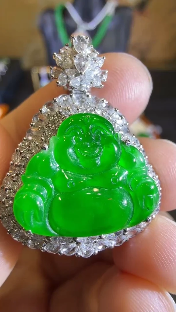 【闪购商品】翡翠吊坠(赠链)18K金镶嵌玻璃种正阳绿佛公吊坠