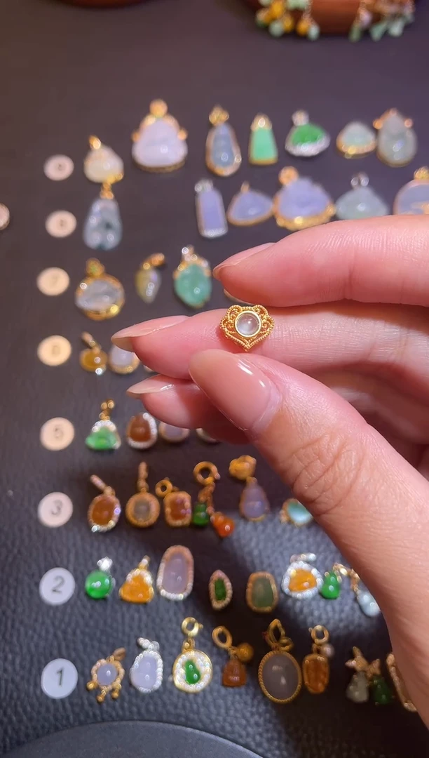 颈饰银S925镶嵌翡翠a货翡翠