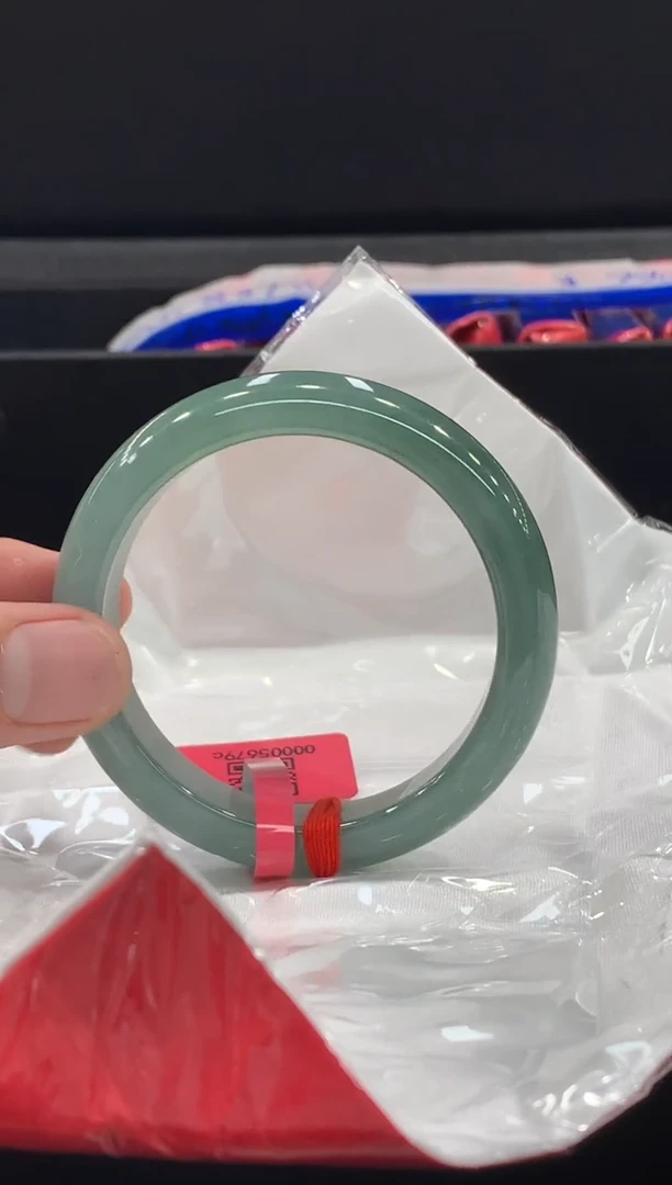 未镶嵌手镯翡翠手镯