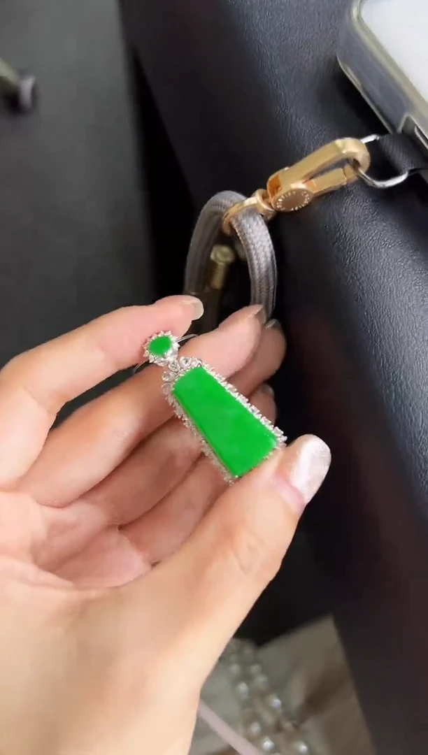 颈饰18K金镶嵌翡翠KDF1106-106