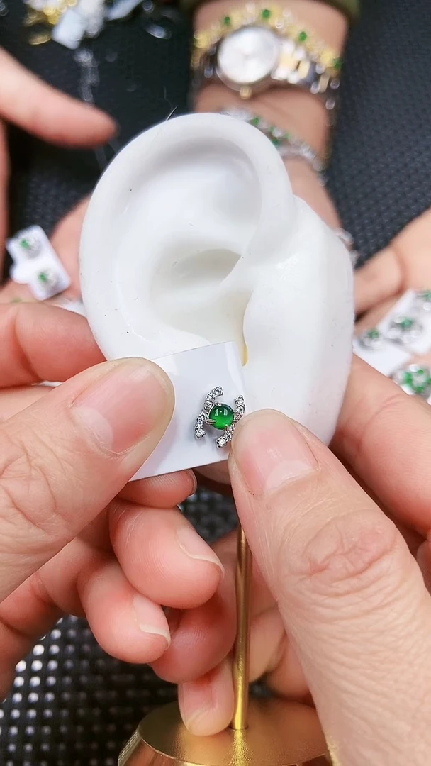 【闪购商品】翡翠耳饰未镶嵌11111111