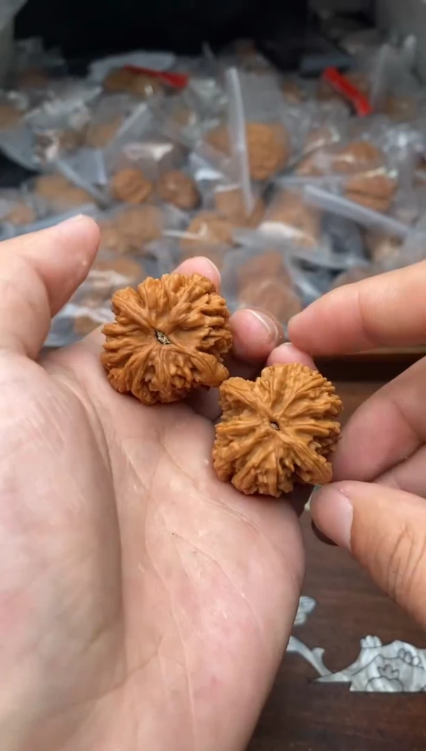 【闪购商品】文玩核桃把件A126号33尺虎头