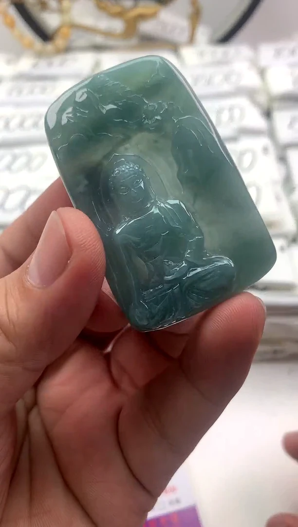 翡翠未镶嵌颈饰阿弥陀佛