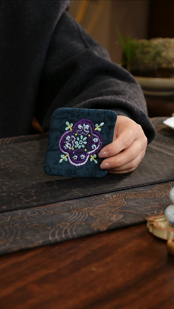 【闪购商品】织绣窗花纹正方形杯垫F款