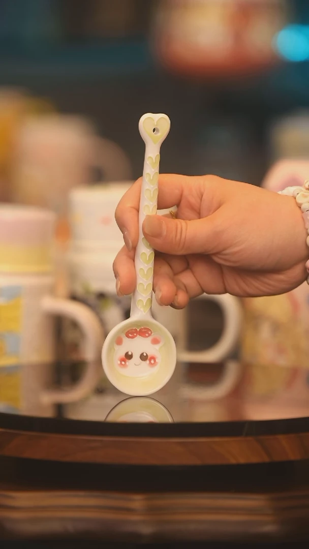 【闪购商品】摆件景德镇釉下彩绘设计师款式陶瓷