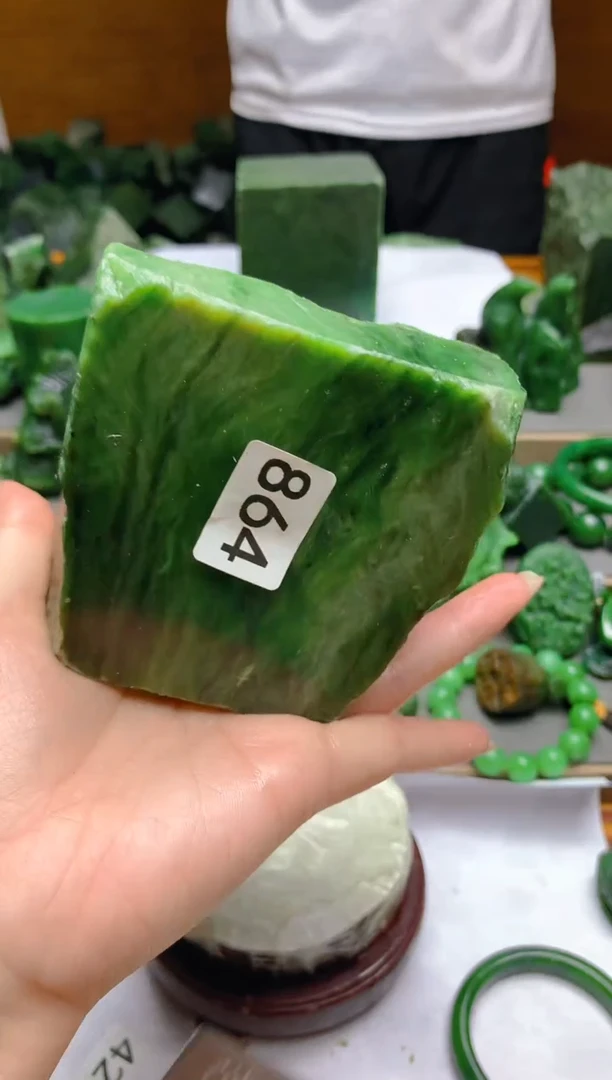 和田玉（碧玉）未镶嵌珠宝半成品1
