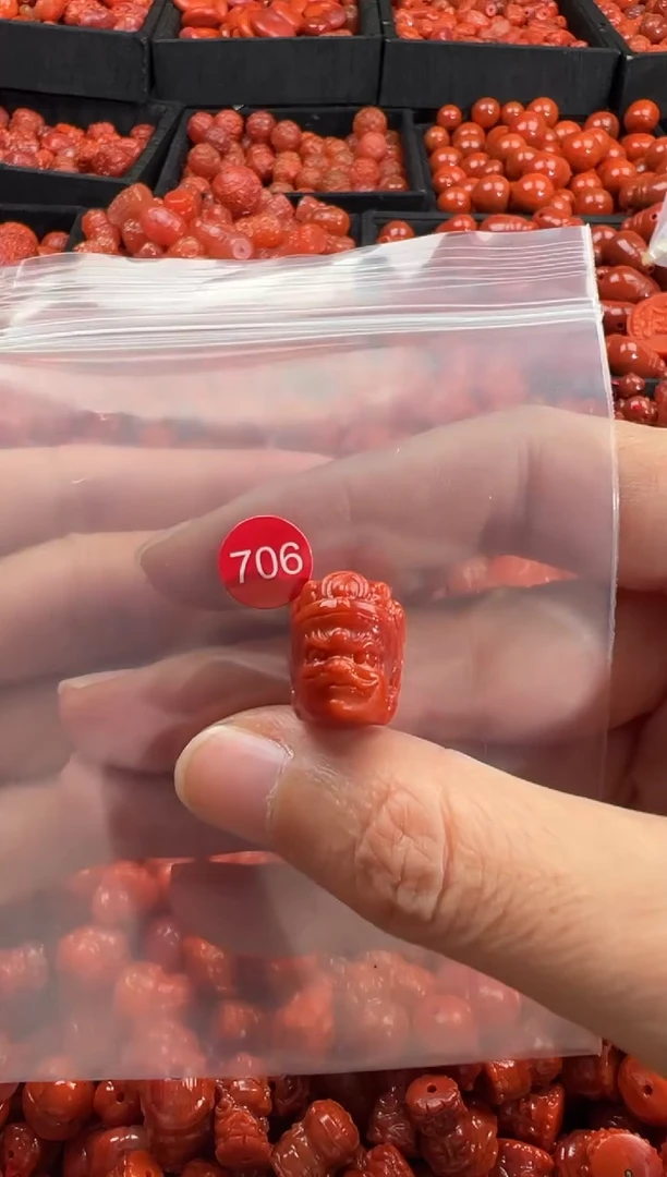 颈饰未镶嵌南红玛瑙1