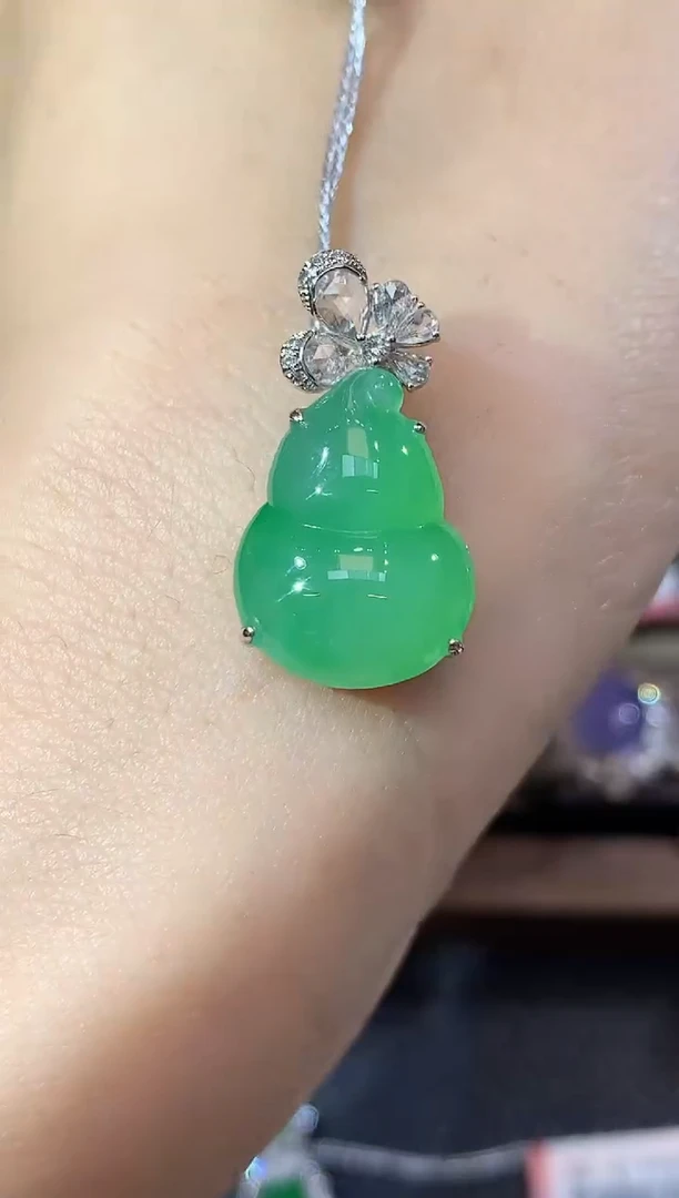 吊坠(不含链)18K金镶嵌翡翠C26