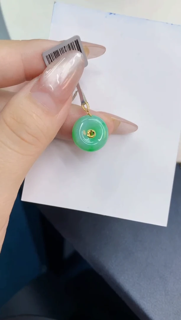 翡翠未镶嵌颈饰1