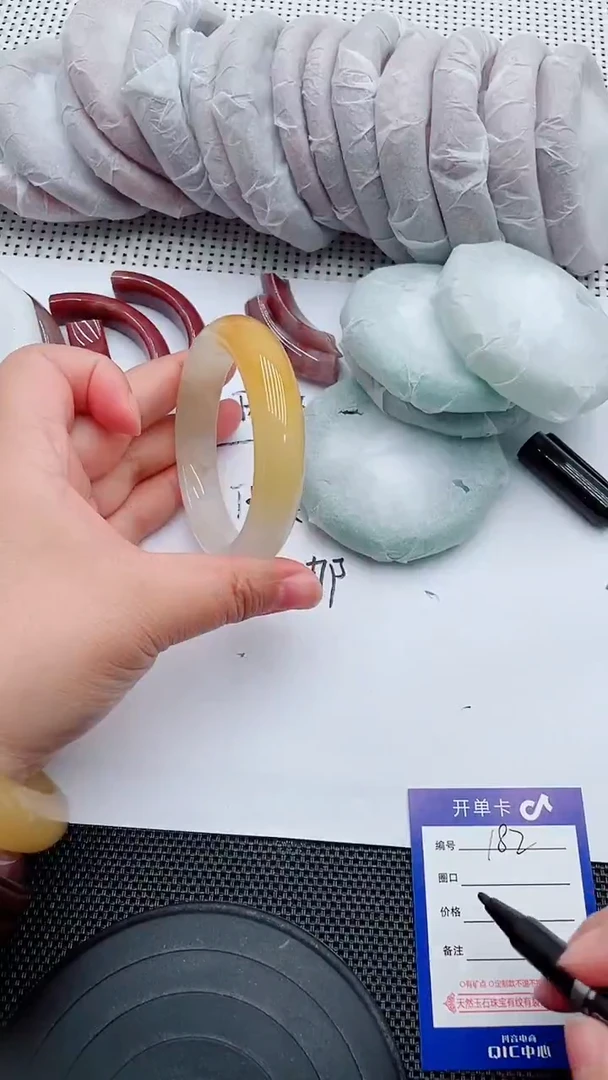 未镶嵌手镯石英质玉182-59-60