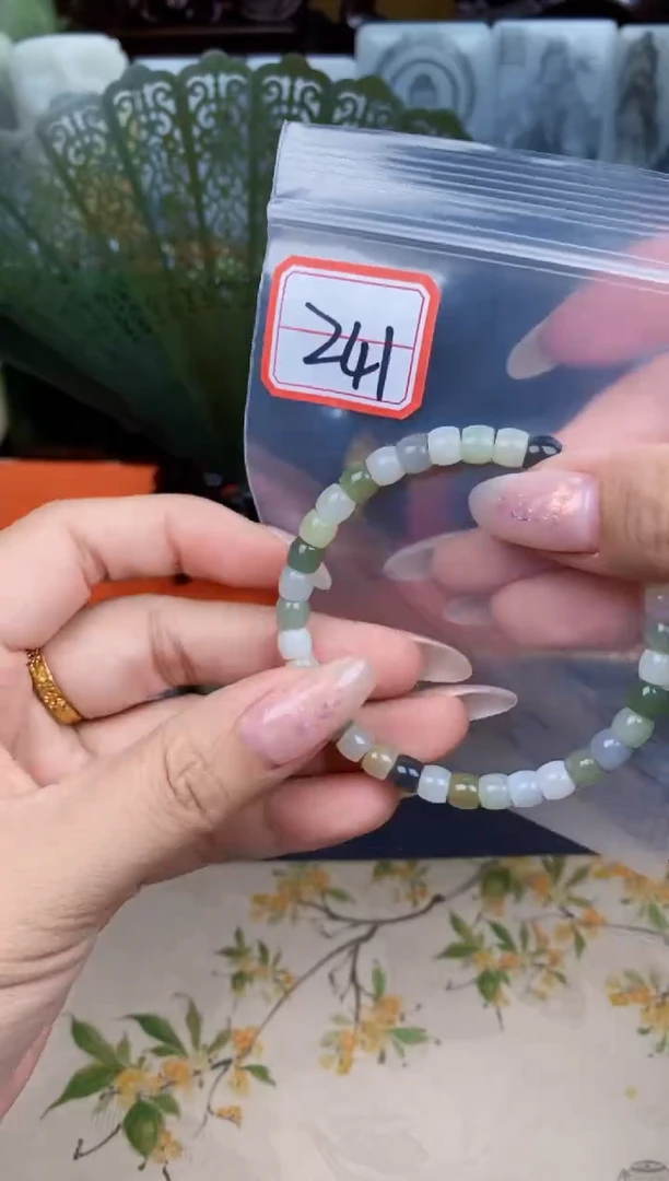 和田玉未镶嵌颈饰和田玉