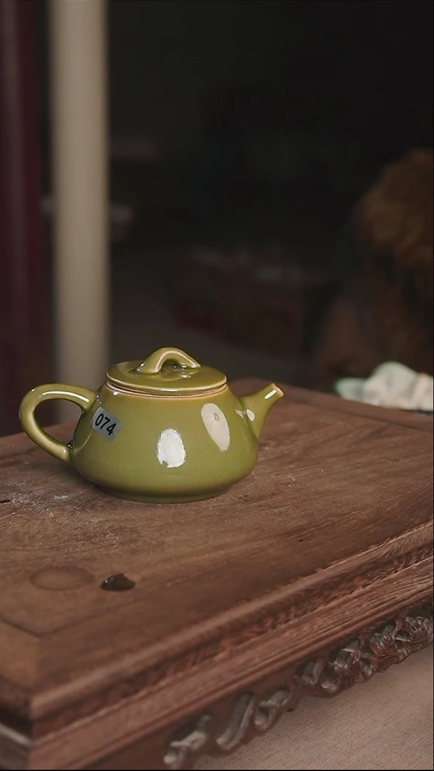 杯074号聪绿釉石瓢壶