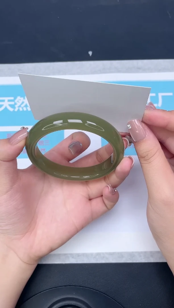 未镶嵌手镯石英质玉127-62