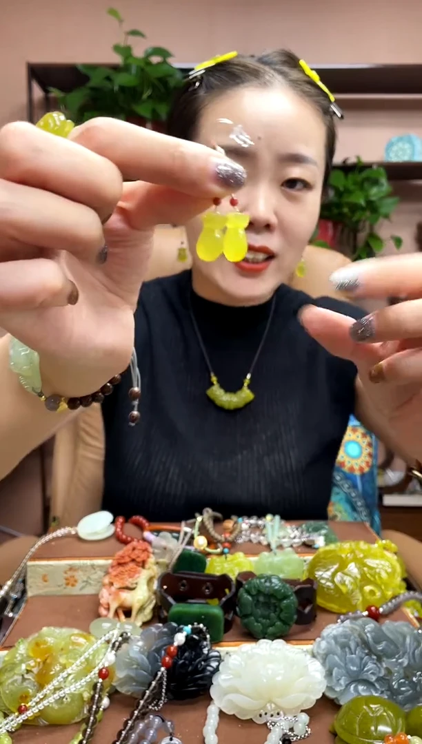 银S925镶嵌岫玉耳饰多样性发货发其中之一