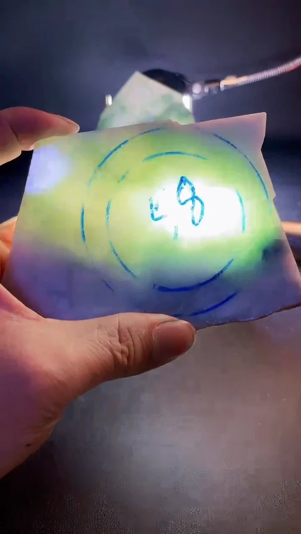 未镶嵌翡翠定制翡翠萌**女翡翠