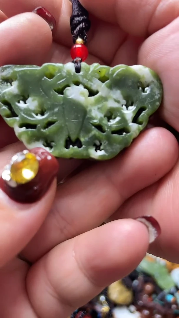 未镶嵌岫玉挂件