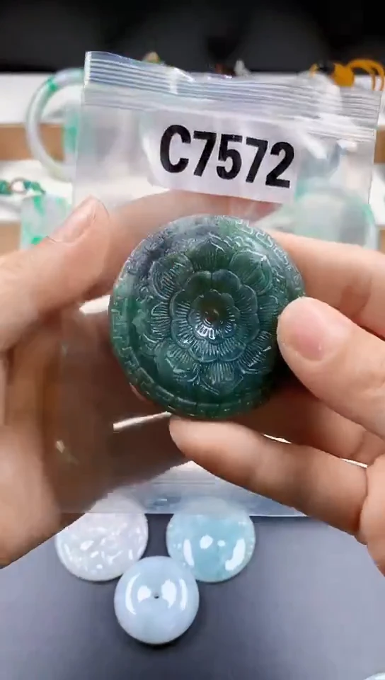 颈饰未镶嵌翡翠天然翡翠吊坠挂件