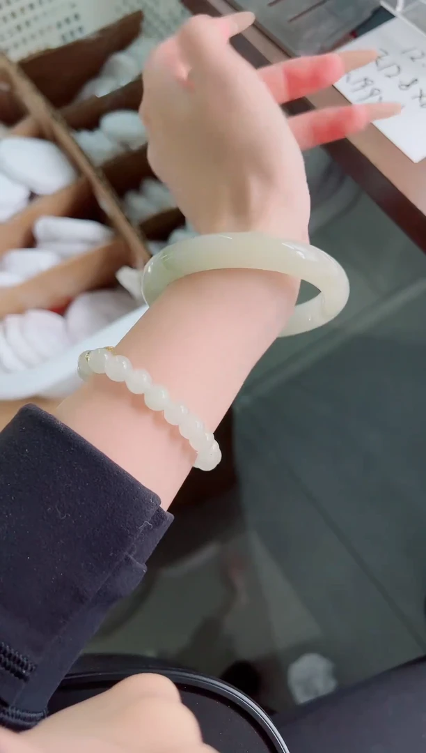 未镶嵌手镯石英岩玉17-60