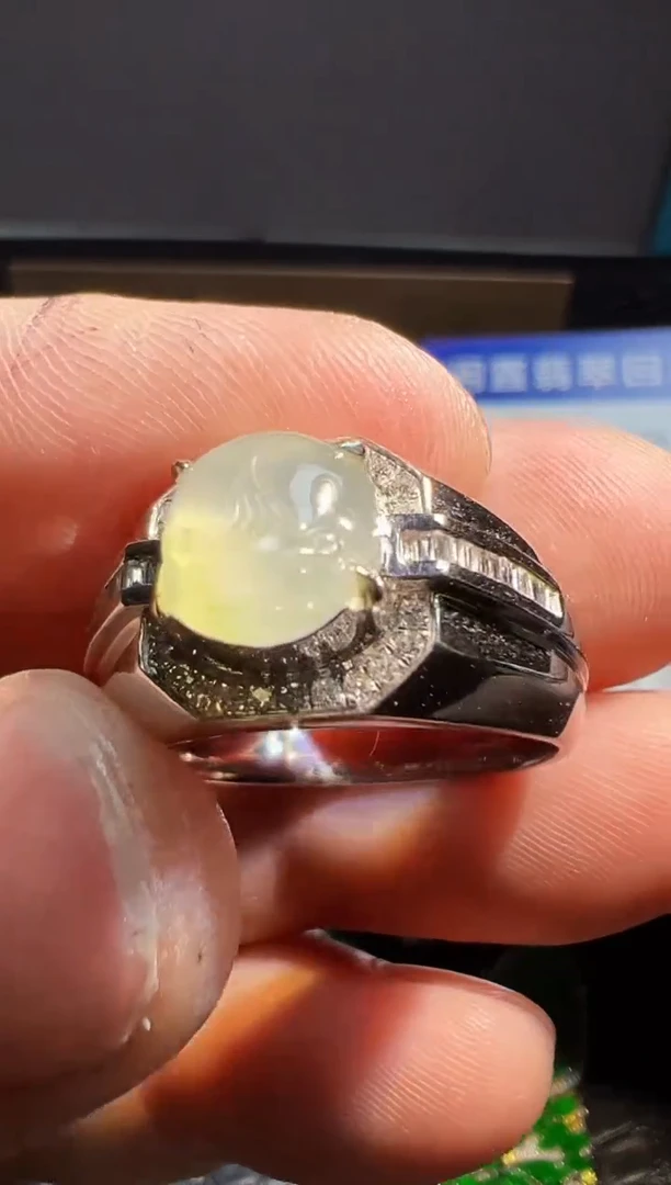 【闪购商品】翡翠戒指18K金镶嵌翡翠回流