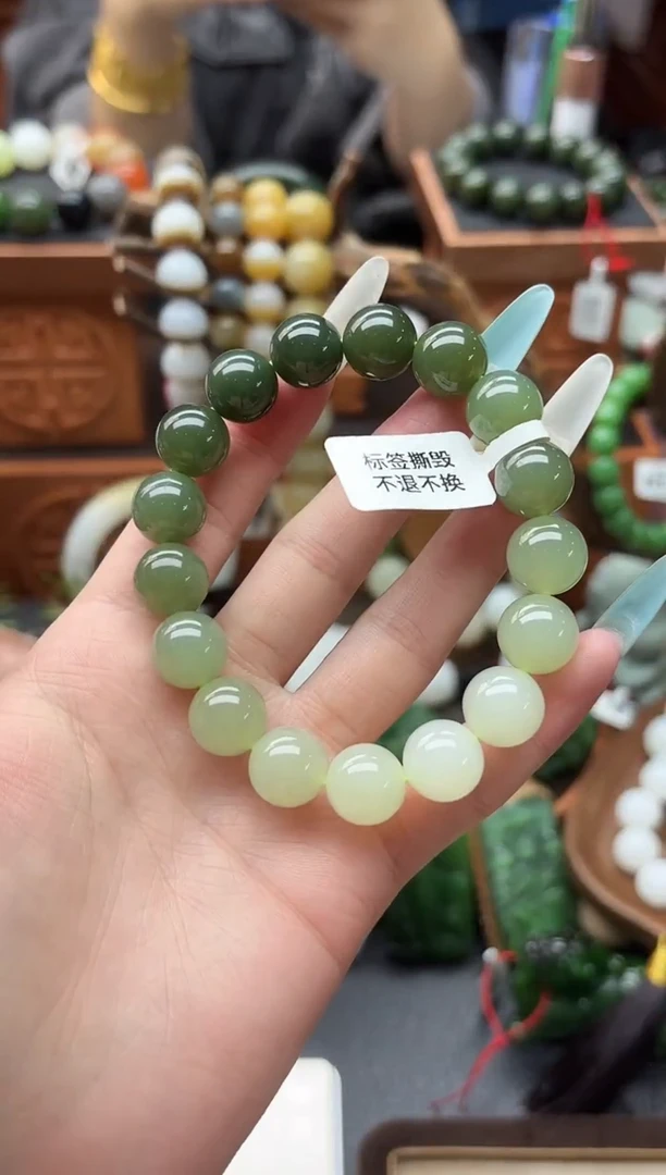 未镶嵌手串和田玉董小姐推荐 多样性发货 拍一发一yngcq