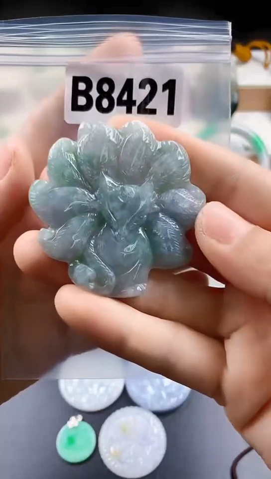 颈饰未镶嵌翡翠天然翡翠吊坠挂件