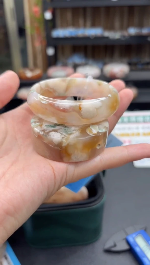 未镶嵌手镯石英质玉150(55圈赠送镯心)