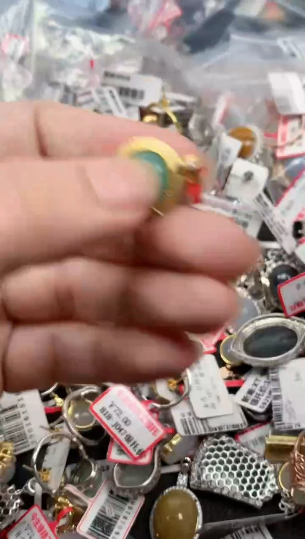 翡翠戒指银S925镶嵌天然缅甸翡翠